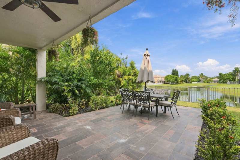4 bedroom Single Family Residence at 2755 Misty Oaks Circle, Madison Green 1 Pars F And J, Royal Palm Beach — photo 1