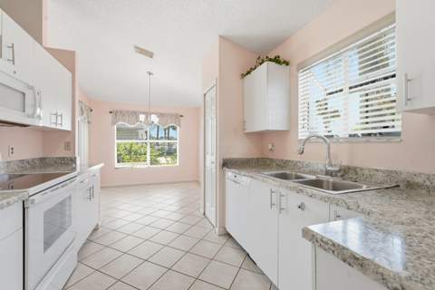 5930 Foxtail Way, Fort Pierce FL - photo 10 of 46