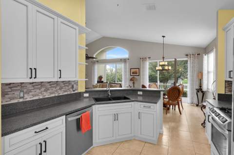 131 NW Berkeley Avenue, Port St. Lucie FL - photo 10 of 40