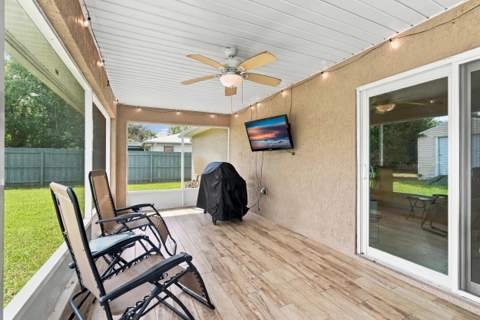 1697 SE Lorraine Street, Port St. Lucie FL - photo 22 of 32