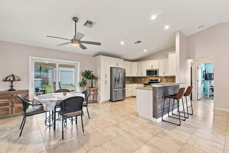 4 bedroom Single Family Residence at 1697 SE Lorraine Street, Port St Lucie Section 29, Port St. Lucie — photo 4