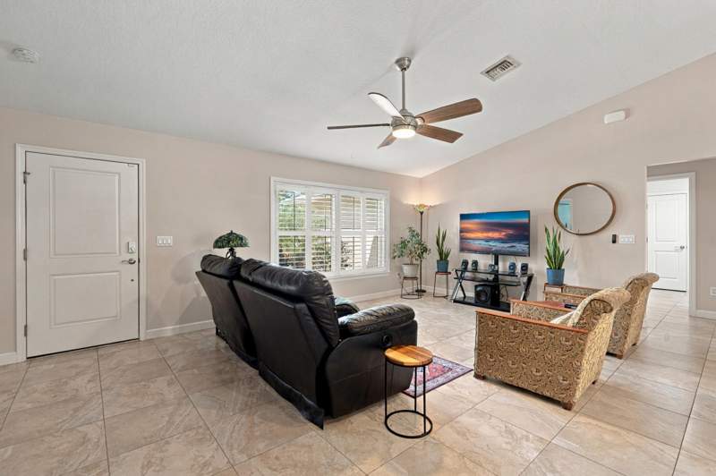 4 bedroom Single Family Residence at 1697 SE Lorraine Street, Port St Lucie Section 29, Port St. Lucie — photo 3