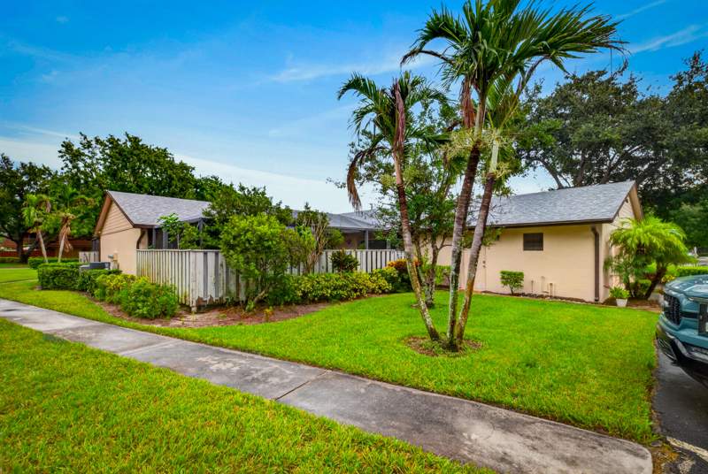 2 bedroom Villa at 1435 Captains Walk, Longwood Village Phase 3A, Fort Pierce — photo 2