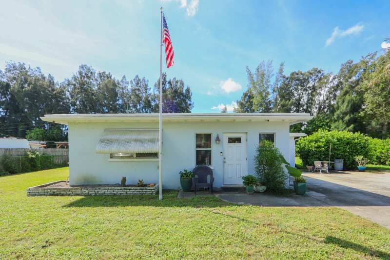 2 bedroom Single Family Residence at 2708 Cherokee Court, Prairie Park, West Palm Beach — photo 1