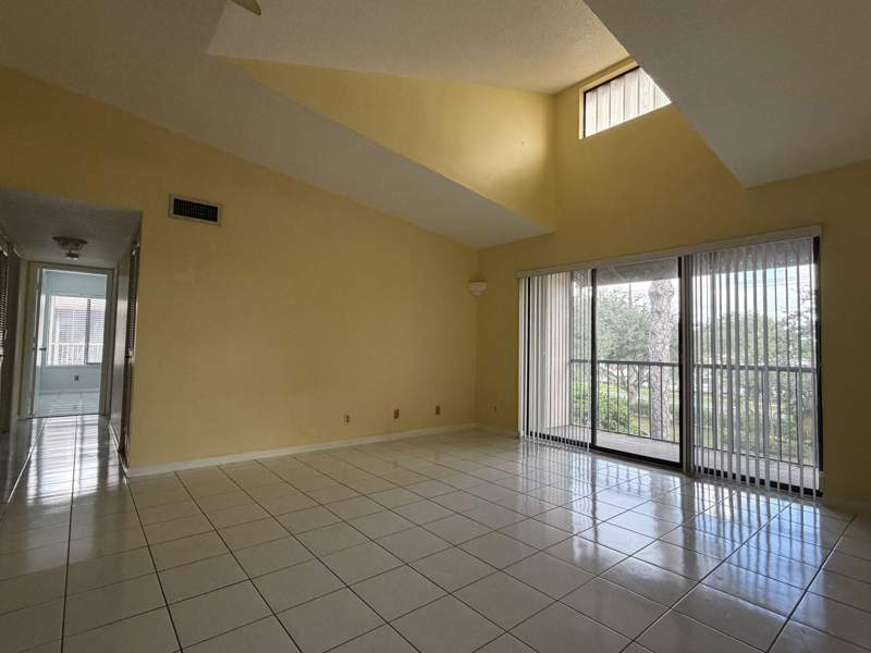 2 bedroom Condominium at 202 Foxtail Drive #H3, Charter Club Of Palm Beach Condo, Greenacres — photo 3