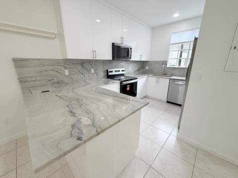 5738 NW 48th Avenue, Coconut Creek FL - photo 7 of 26