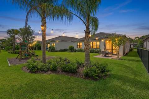 535 SE Villandry Way, home for sale on SE Villandry Way