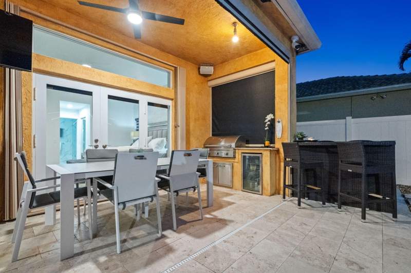 4 bedroom Single Family Residence at 1242 Meadows Boulevard, Sector 3 - Parcels H I J K & L, Weston — photo 4