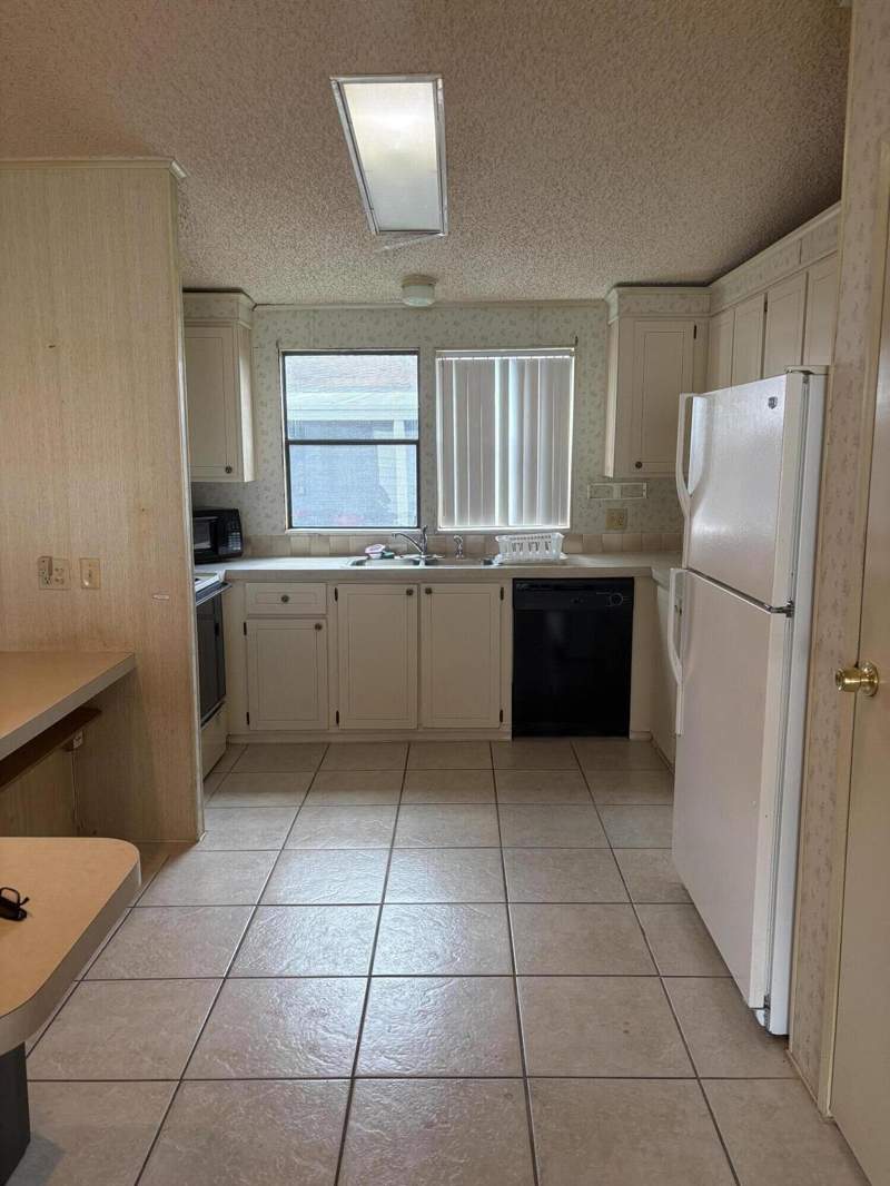 2 bedroom Manufactured Home at 1775 Golden Ponds Drive, Fort Pierce, Fort Pierce — photo 4