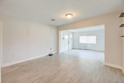 2633 NE 16th Avenue, Pompano Beach FL - photo 6 of 27