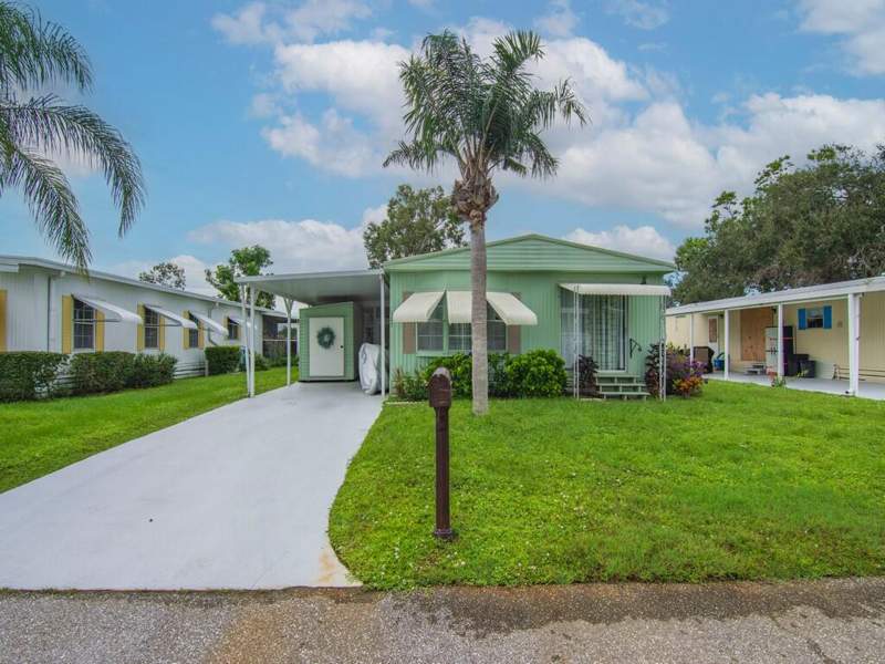 2 bedroom Manufactured Home at 187 W Caribbean, Spanish Lakes Golf Village, Port St. Lucie — photo 3