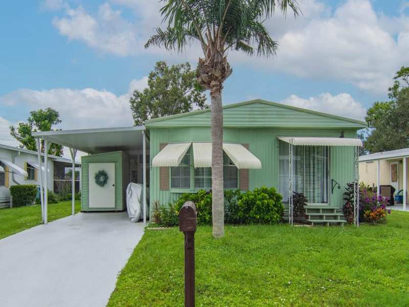 2 bedroom Manufactured Home at 187 W Caribbean, Spanish Lakes Golf Village, Port St. Lucie — photo 1
