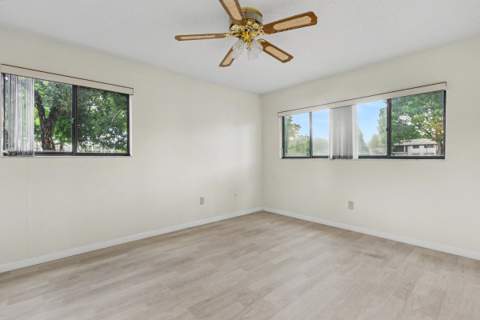 9584 N Belfort Circle #112, Tamarac FL - photo 18 of 32