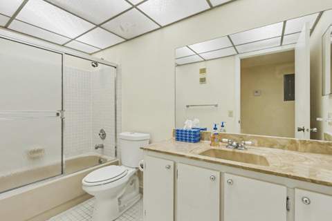 9584 N Belfort Circle #112, Tamarac FL - photo 16 of 32