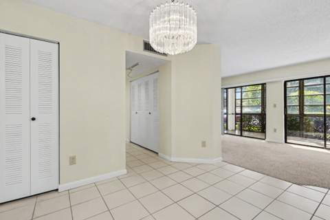 9584 N Belfort Circle #112, Tamarac FL - photo 10 of 32