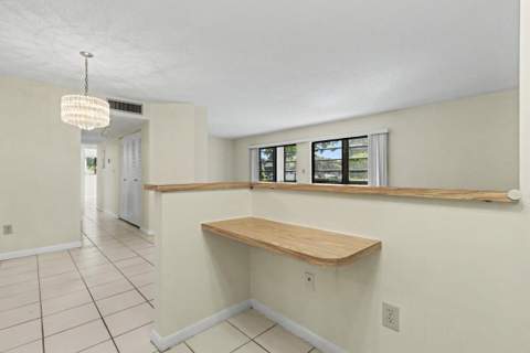 9584 N Belfort Circle #112, Tamarac FL - photo 9 of 32