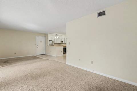 9584 N Belfort Circle #112, Tamarac FL - photo 12 of 32