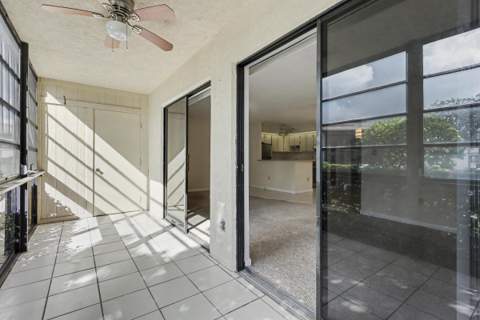 9584 N Belfort Circle #112, Tamarac FL - photo 22 of 32