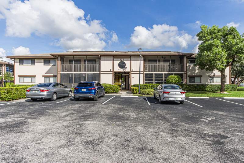 2 bedroom Condominium at 9584 N Belfort Circle #112, Belfort Condominium N, Tamarac — photo 4