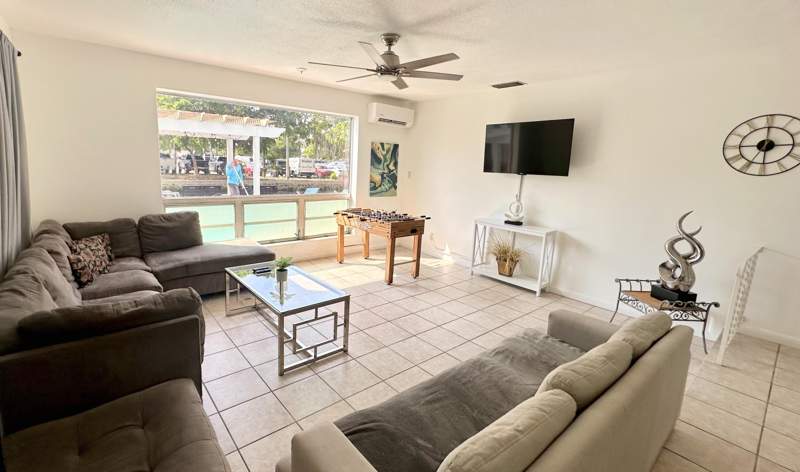 4 bedroom Single Family Residence at 500 SE 9th Court #1-2, Lauderdale, Fort Lauderdale — photo 4
