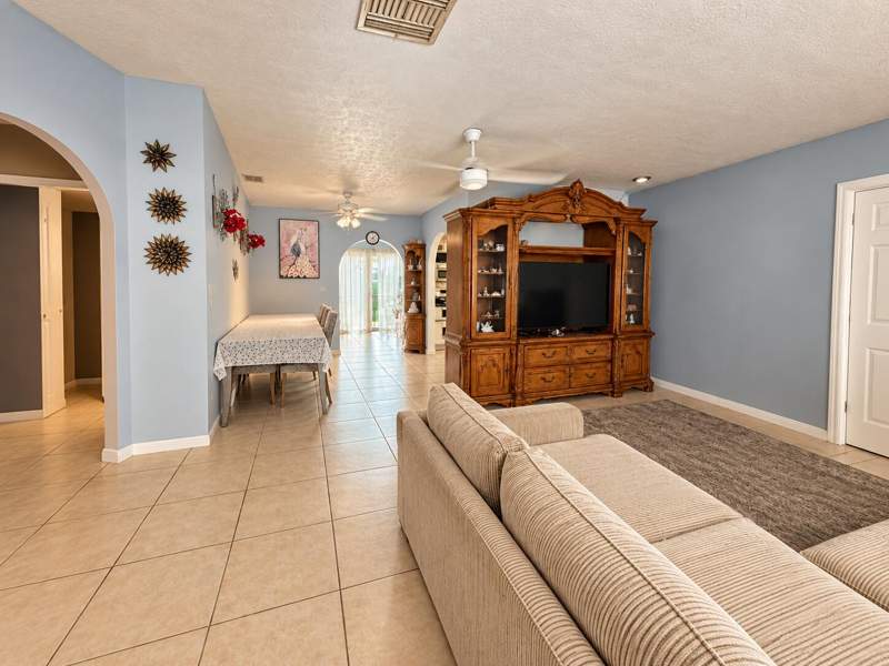 3 bedroom Single Family Residence at 3464 Artesian Drive, Hypoluxo Village 2, Lake Worth — photo 3