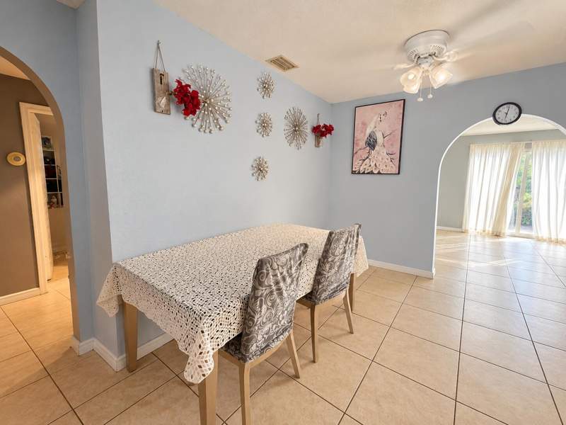3 bedroom Single Family Residence at 3464 Artesian Drive, Hypoluxo Village 2, Lake Worth — photo 4