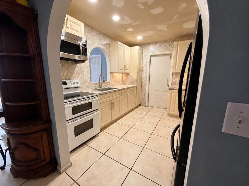 3 bedroom Single Family Residence at 3464 Artesian Drive, Hypoluxo Village 2, Lake Worth — photo 5