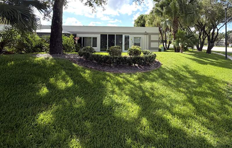 2 bedroom Villa at 18870 Stewart Circle #4, Weitzer Sub 3, Boca Raton — photo 3