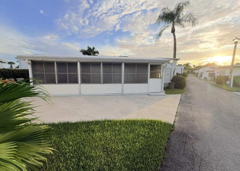 1 bedroom Mobile Home at 209 E Eagle Drive #E, Briny Breezes Inc, Boynton Beach — photo 1