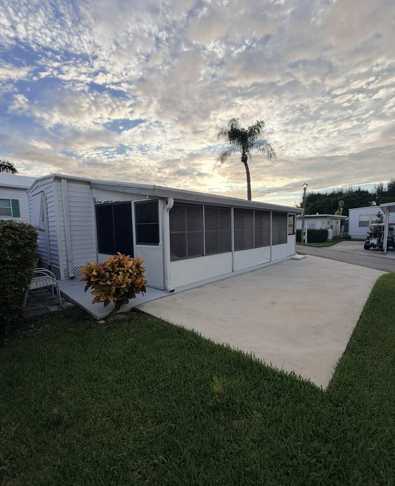 1 bedroom Mobile Home at 209 E Eagle Drive #E, Briny Breezes Inc, Boynton Beach — photo 2