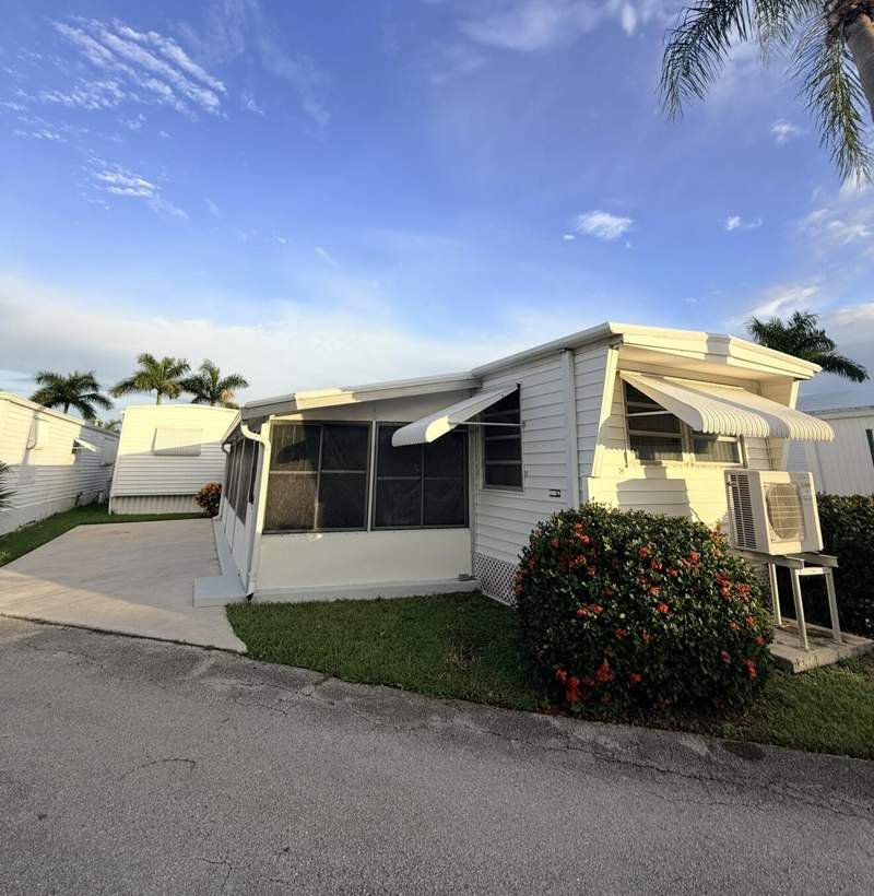 1 bedroom Mobile Home at 209 E Eagle Drive #E, Briny Breezes Inc, Boynton Beach — photo 3