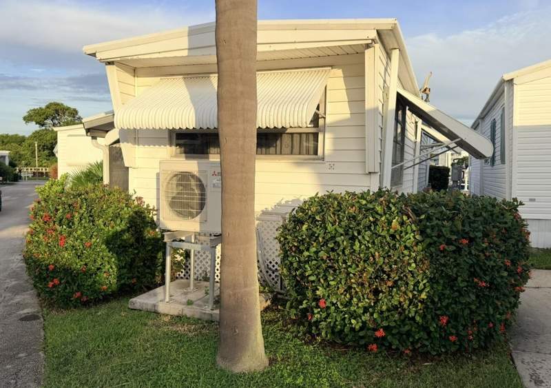 1 bedroom Mobile Home at 209 E Eagle Drive #E, Briny Breezes Inc, Boynton Beach — photo 4