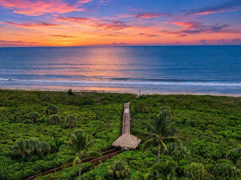 2 bedroom Condominium at 2700 N Hwy A1A #1102, Aquanique Ocean Club, A Condominium, Fort Pierce — photo 4