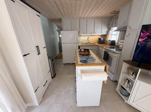 209 E Eagle Drive #E, Boynton Beach FL - photo 13 of 35