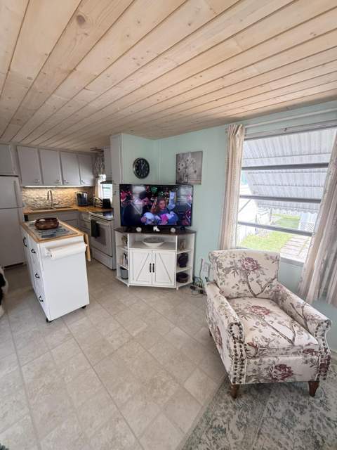 209 E Eagle Drive #E, Boynton Beach FL - photo 12 of 35