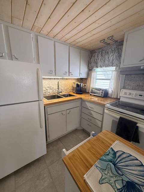 209 E Eagle Drive #E, Boynton Beach FL - photo 17 of 35