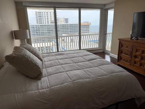 4020 Galt Ocean Drive #1707, Fort Lauderdale FL - photo 14 of 45