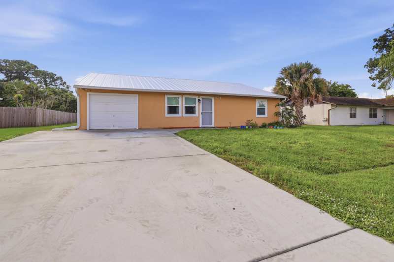 3 bedroom Single Family Residence at 874 SW Canary Terrace, Port St Lucie Section 9, Port St. Lucie — photo 1