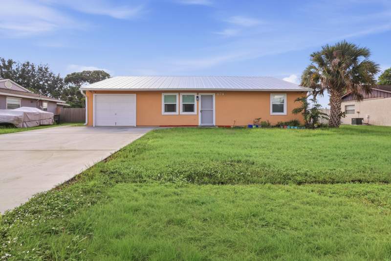 3 bedroom Single Family Residence at 874 SW Canary Terrace, Port St Lucie Section 9, Port St. Lucie — photo 2