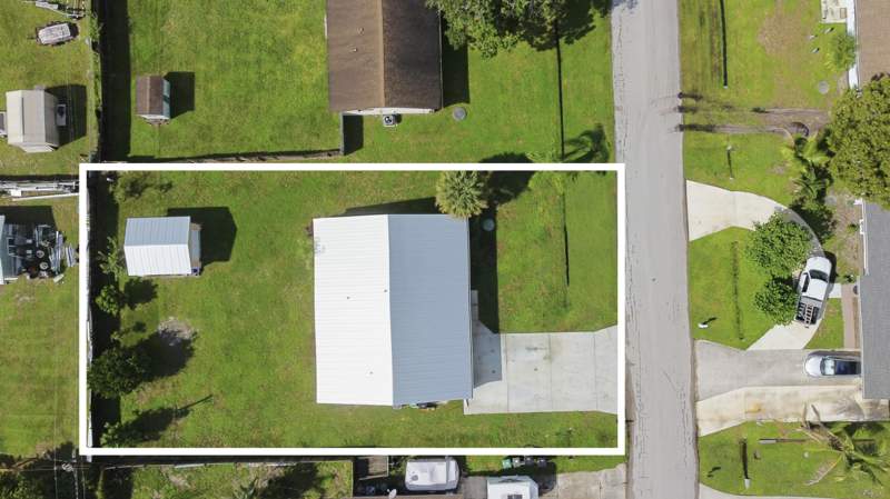3 bedroom Single Family Residence at 874 SW Canary Terrace, Port St Lucie Section 9, Port St. Lucie — photo 5