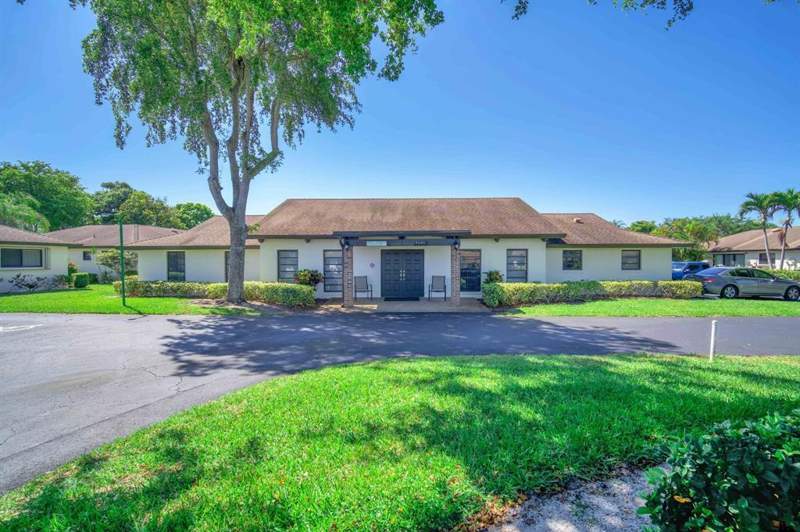 2 bedroom Villa at 4948 Equestrian Circle #B, Greentree Villas Condo, Boynton Beach — photo 3