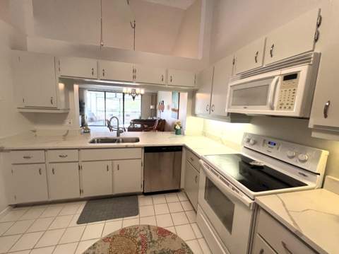 6944 Briarlake Circle #201, Palm Beach Gardens FL - photo 8 of 42