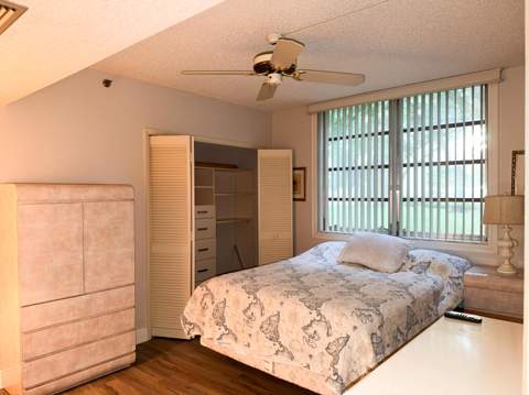 3510 Oaks Way #101, Pompano Beach FL - photo 9 of 18