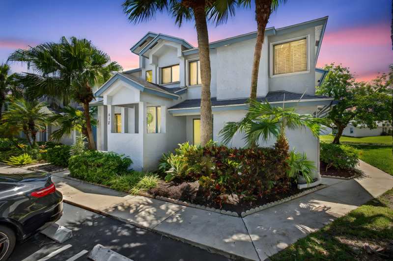 3 bedroom Condominium at 406 Harbour Pointe Way, Harbour Pointe At River Bridge Condo, Greenacres — photo 1