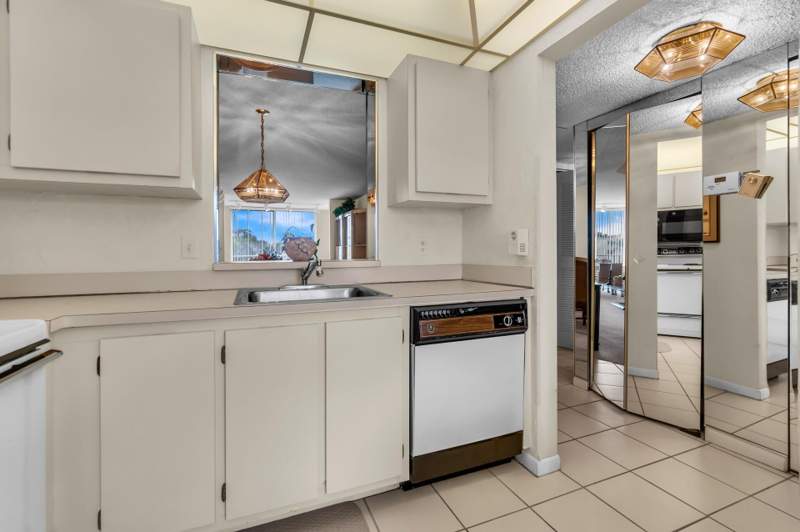 2 bedroom Condominium at 14307 Bedford Drive #306, Huntington Lakes Sec Two Condos, Delray Beach — photo 4