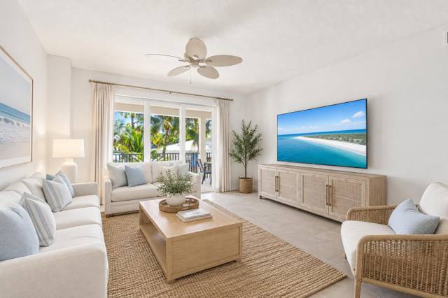 822 Bay Colony Drive, home for sale in Juno Beach