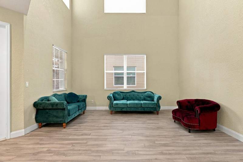 4 bedroom Single Family Residence at 1086 NW Leonardo Circle, Vizcaya Falls Plat 1, Port St. Lucie — photo 5