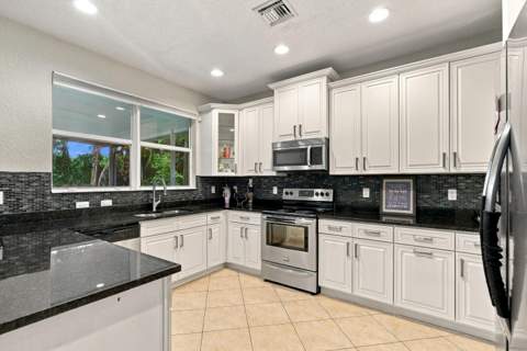 1086 NW Leonardo Circle, Port St. Lucie FL - photo 12 of 46