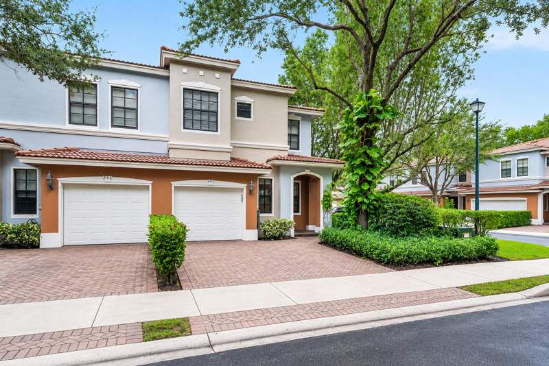 3 bedroom Townhouse at 247 W Chrystie Circle, Gramercy Square, Delray Beach — photo 2