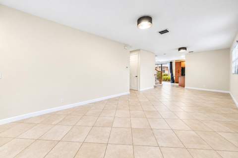 247 W Chrystie Circle, Delray Beach FL - photo 8 of 45